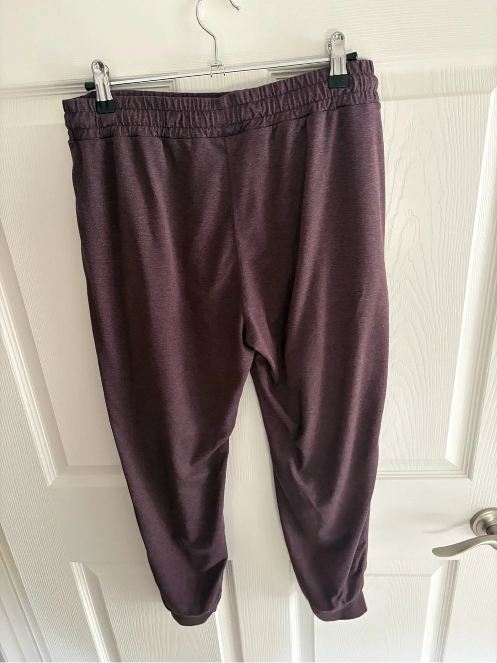 vuori medium joggers - Picture 3 of 3